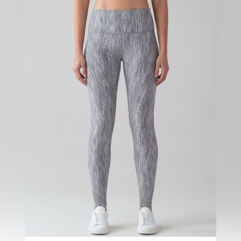 Lululemon High-Waist Gray Patterned Leggings - image 2
